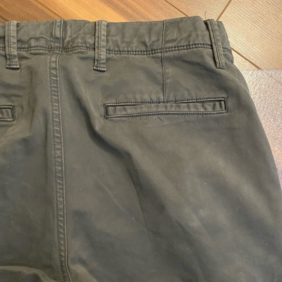 GAP slim fit chino pant - 32 x 30 - Picture 2 of 7